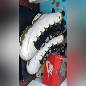 Air Jordan 9 Retro BG 'Statue'